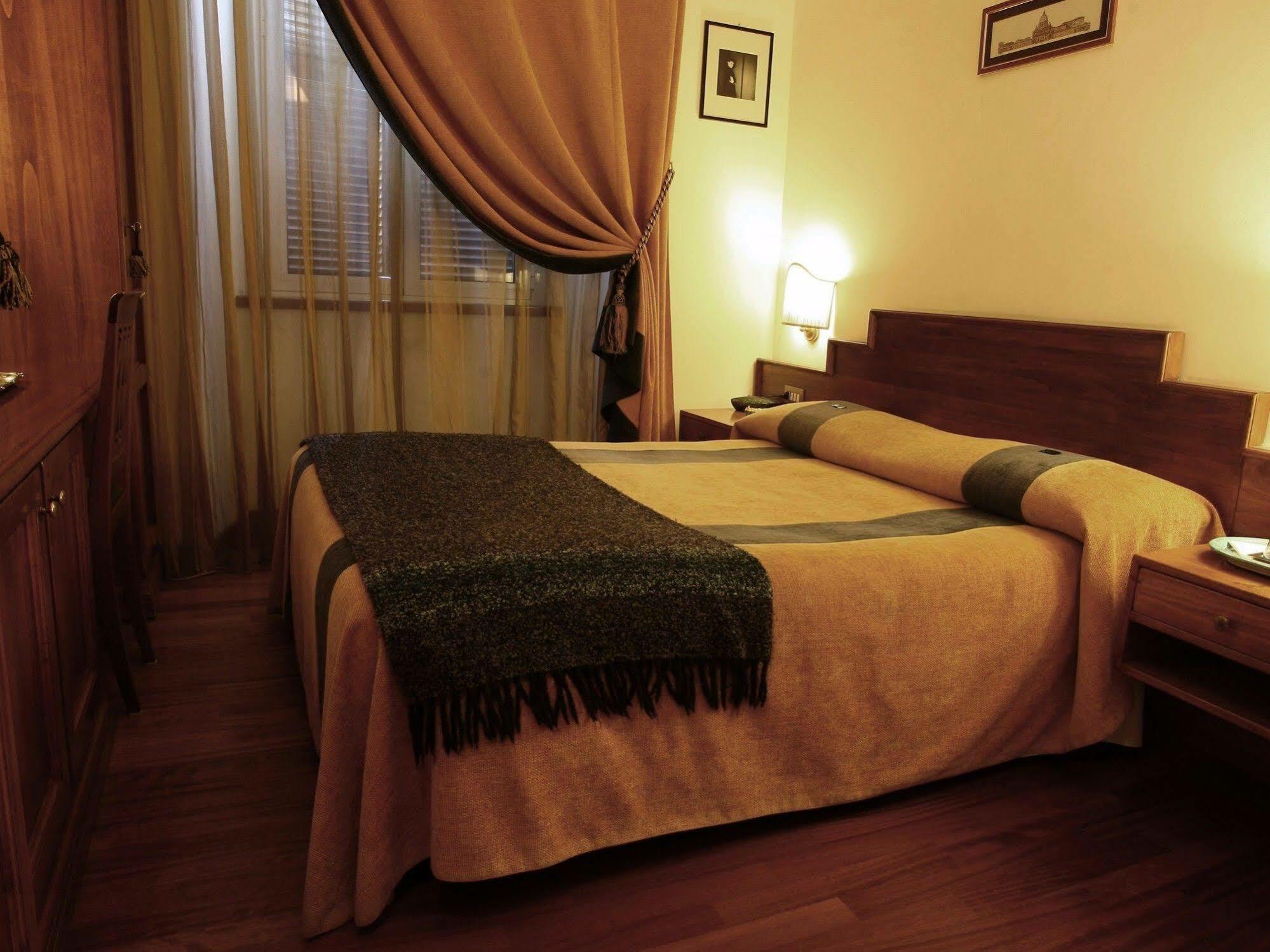 ローマ Al Colonnato Di San Pietro Bed & Breakfast エクステリア 写真